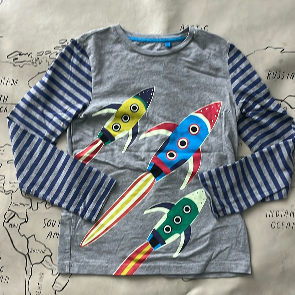 Mini Boden long sleeve T shirt with glow in the dark rockets size 8-9 yr old